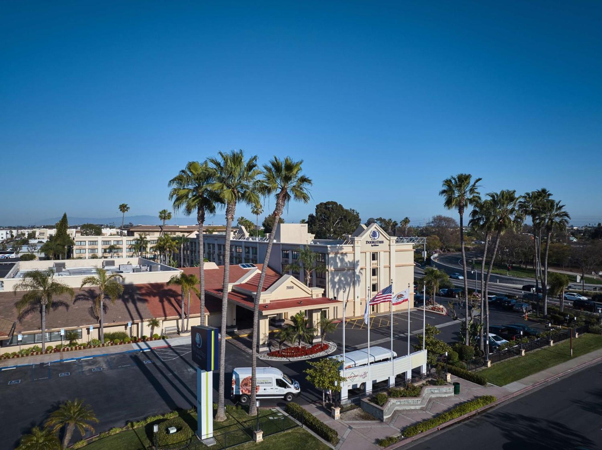 Doubletree By Hilton Buena Park Hotel Exterior photo